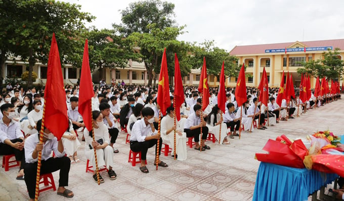 Được miễn giảm học phí, học sinh các cấp học tại Quảng Bình như được tiếp thêm động lực để học tốt. Ảnh: T.Phùng.
