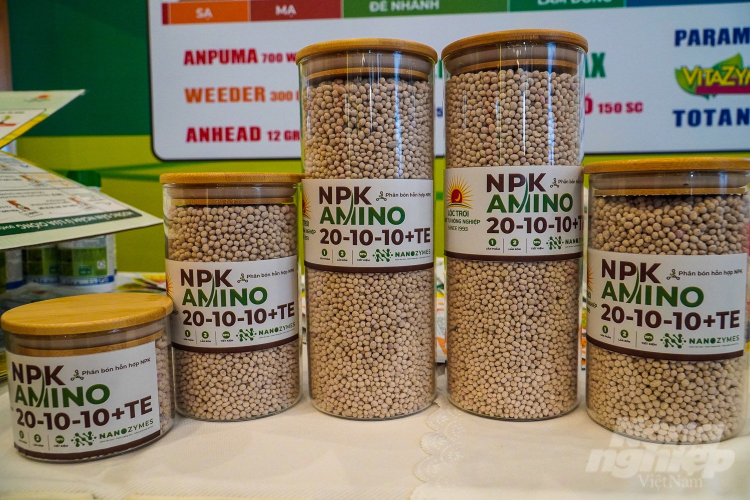 Một trong những dòng sản phẩm mới LTV vừa ra mắt là NPK Amino 20-10-10+TE – phân bón hỗn hợp chuyên biệt cho cây lúa. Ảnh: Kim Anh.