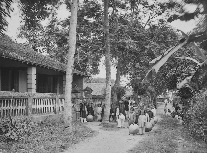 Trường làng ở Huế, thập niên 1920. 