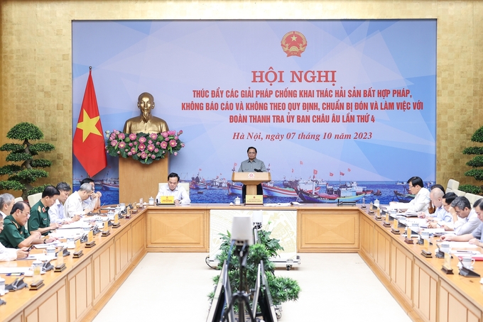 Prime Minister Pham Minh Chinh affirmed that the Party and State's consistent policy is to be persistent and steadfast in combating IUU fishing, protecting the ocean, and seafood resources, and sustainable development.