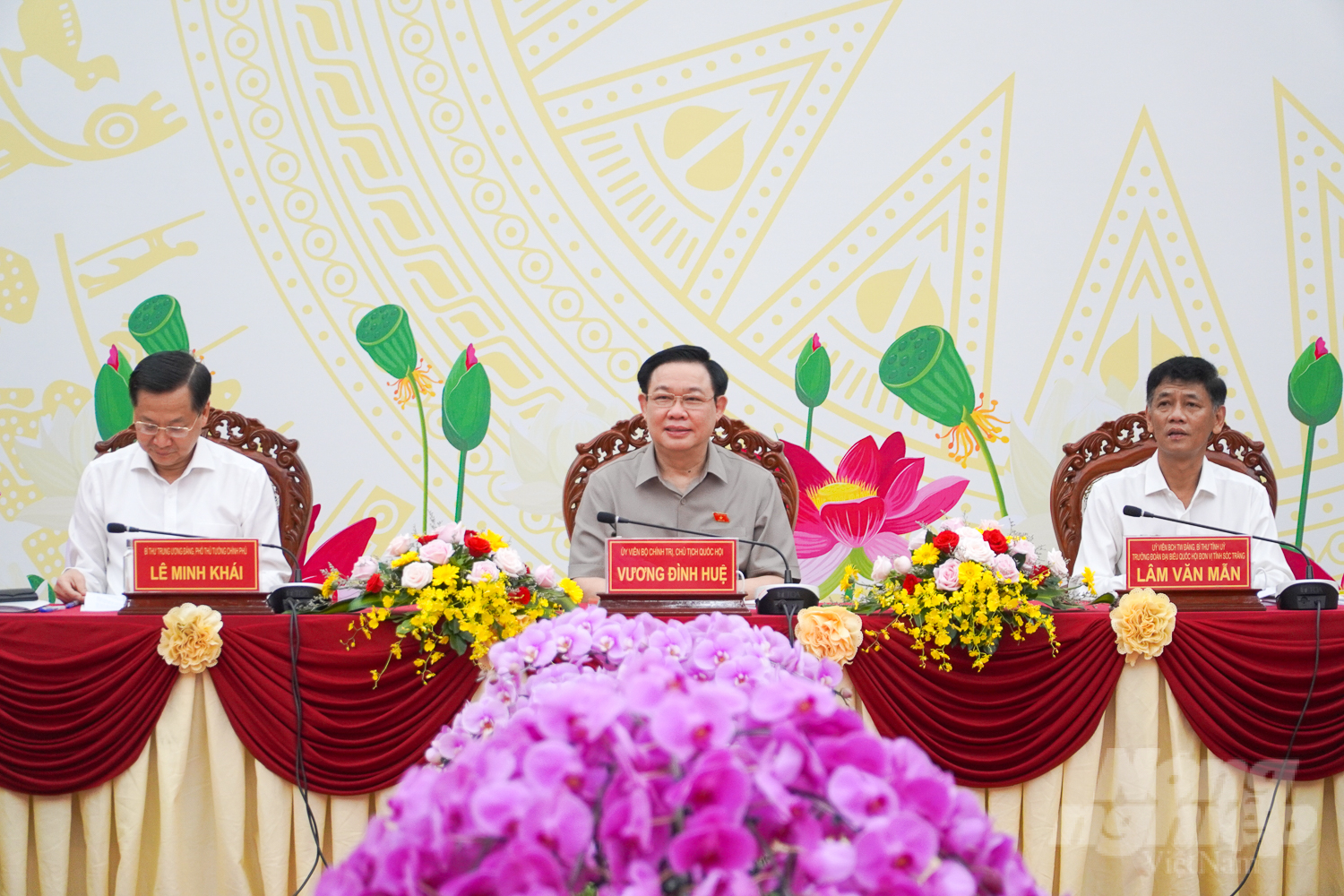 Ủy viên Bộ Chính trị, Chủ tịch Quốc hội Vương Đình Huệ dự Hội nghị công bố Quy hoạch tỉnh Sóc Trăng thời kỳ 2021 - 2030, tầm nhìn đến năm 2050. Ảnh: Kim Anh.