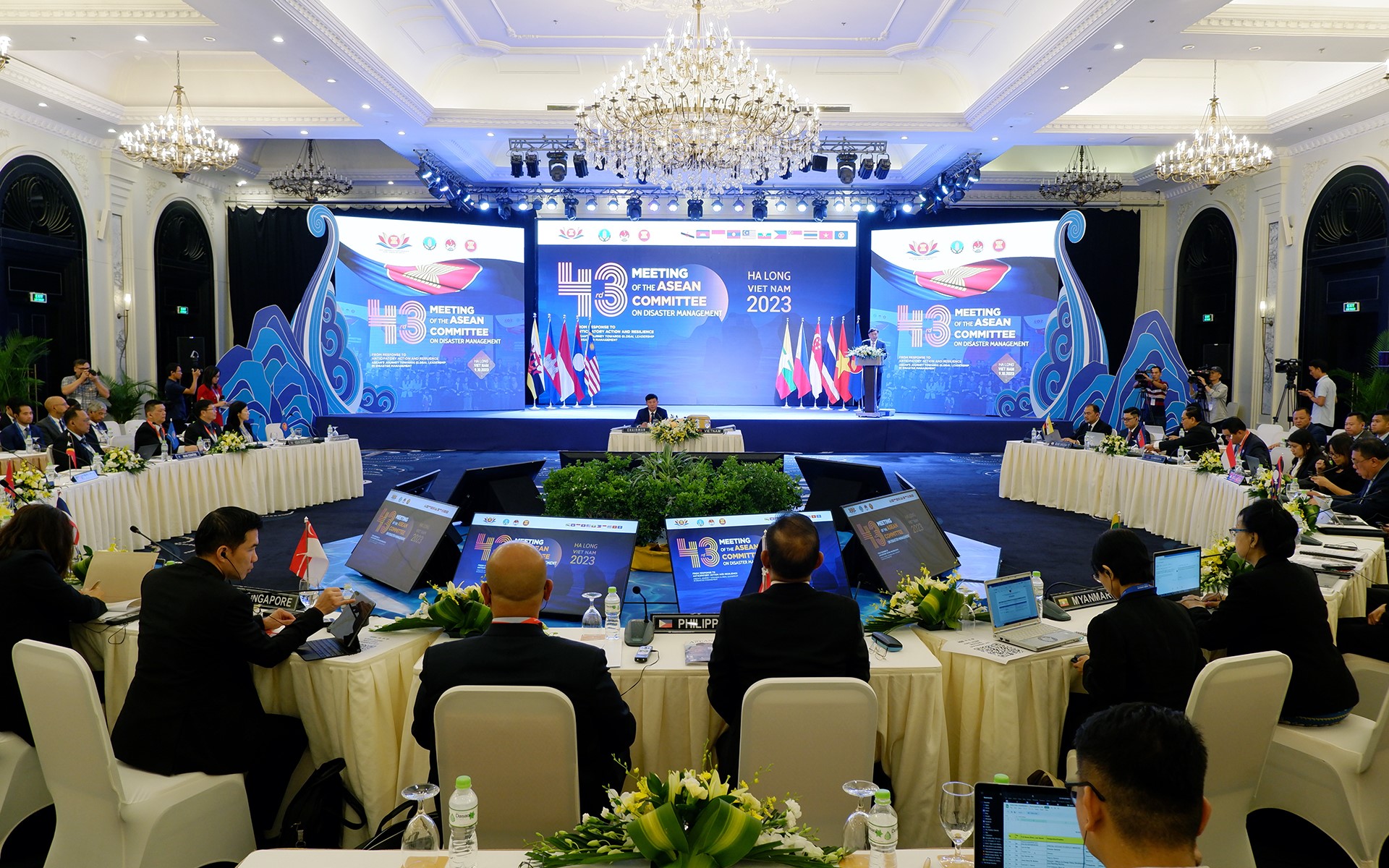 Discussion panorama at the 43rd Annual Meeting of ACDM in Quang Ninh. Photo: Bao Thang.