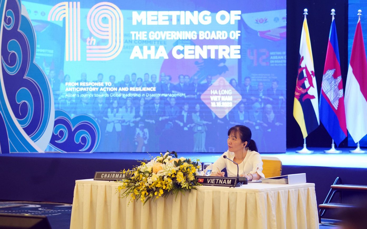Bà Đoàn Thị Tuyết Nga, đại diện nước chủ nhà Việt Nam chủ trì phiên họp. Ảnh: Quang Dũng.