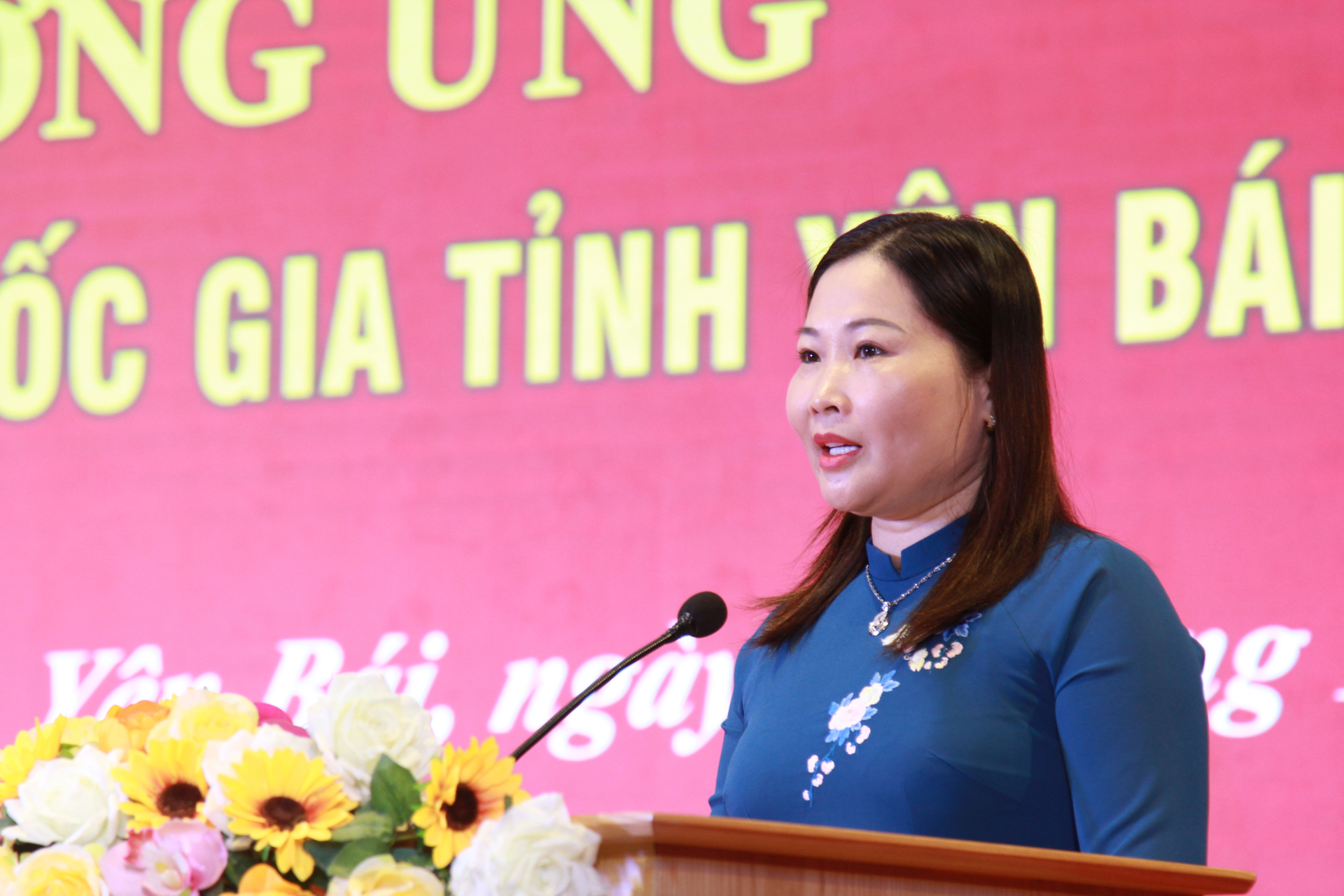 Bà Vũ Thị Hiền Hạnh - Phó Chủ tịch UBND tỉnh Yên Bái phát biểu tại hội nghị. Ảnh: Thanh Tiến.