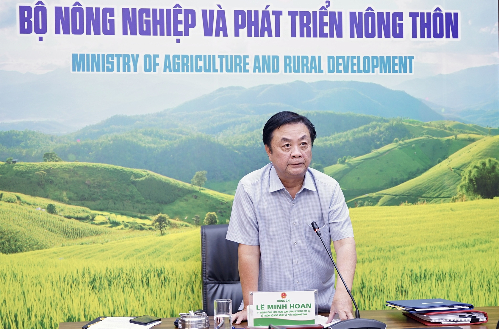 Bộ trưởng Bộ NN-PTNT Lê Minh Hoan cho biết câu chuyện về liên kết vùng là một vấn đề khó, cần phải tìm ra ưu điểm của từng vùng để truyền tải giá trị kết nối. Ảnh: Linh Linh. 