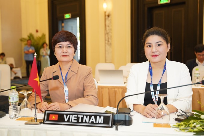 Vietnamese delegates attended the meeting on October 10.
