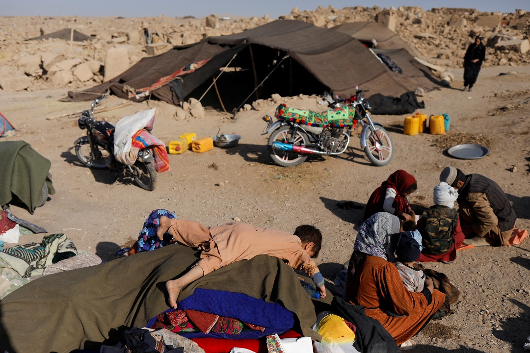 Một khu lều tạm tại khu vực hứng chịu động đất ở làng Chahak, huyện Enjil, tỉnh Herat, Afghanistan, hôm 11/10. Ảnh: Reuters.