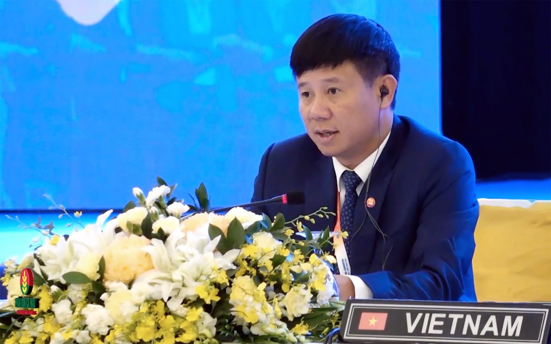 Cục trưởng Phạm Đức Luận lần lượt chủ trì hội nghị giữa Ủy ban ASEAN về quản lý thiên tai (ACDM) với đối tác Nhật Bản, Trung Quốc và Hàn Quốc. Ảnh: Quang Dũng.