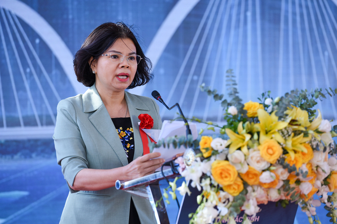 Bà Nguyễn Hương Giang, Chủ tịch UBND tỉnh Bắc Ninh: Cầu Kinh Dương Vương được khánh thành phục vụ đắc lực cho phát triển kinh tế - xã hội khu vực vùng Thủ đô, trực tiếp là các tỉnh Bắc Ninh.