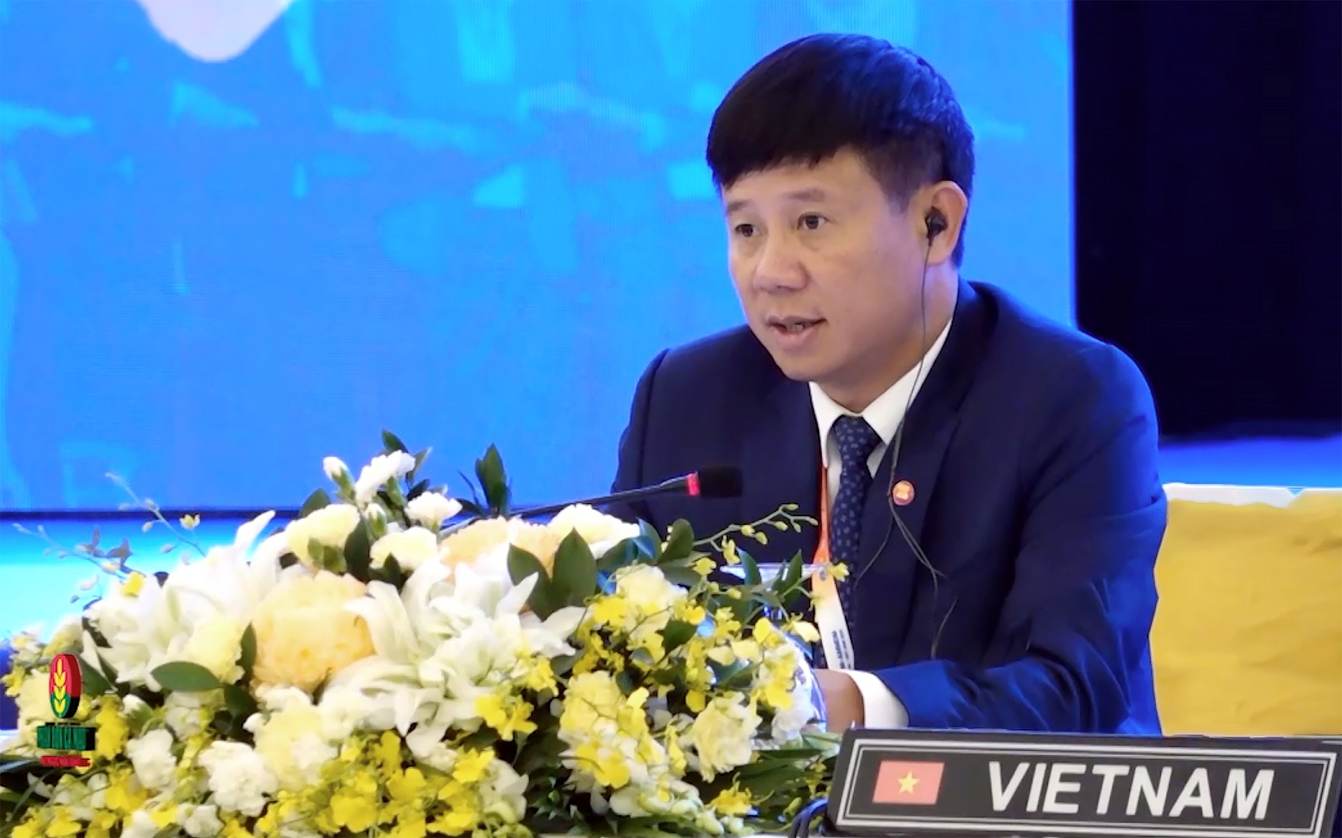 Director Pham Duc Luan chaired in turn meetings between the ASEAN Committee on Disaster Management (ACDM) and Japan, China, and South Korea partners. Photo: Quang Dung.