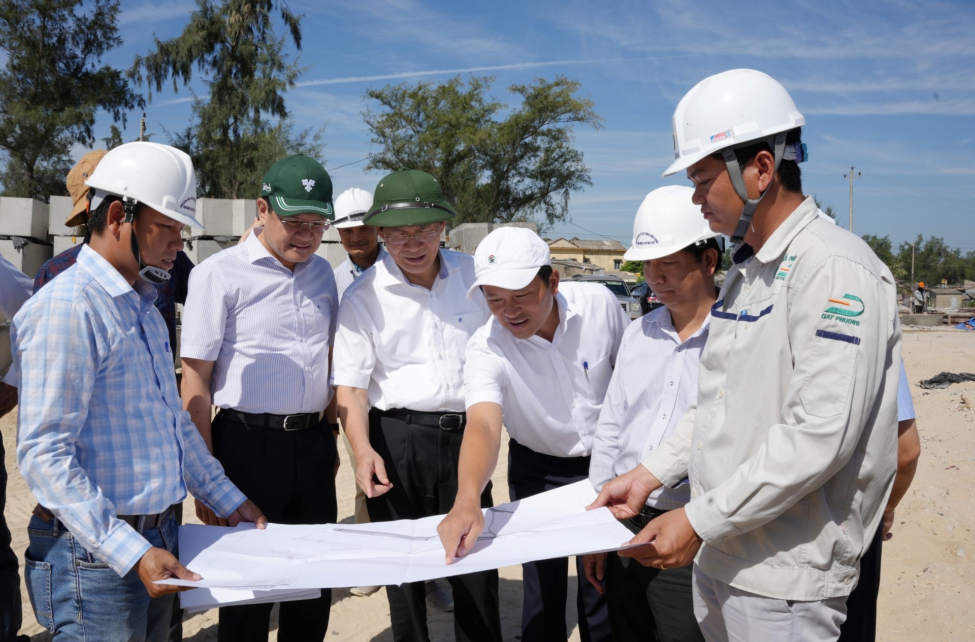 The Central Inspection Delegation on Natural Disaster Prevention and Control went on a field trip to some projects in Thua Thien Hue in August 2023. Photo: Cong Dien.