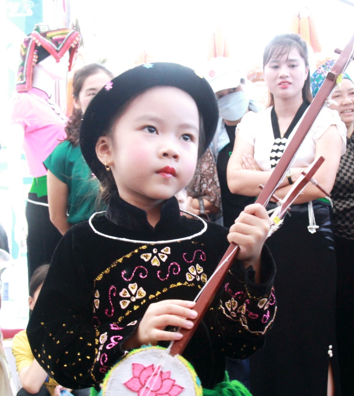 Thai xoe art is taught in Yen Bai schools. Photo: Thanh Tien.