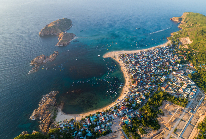 The planning for the North Central and Central Coast regions focuses on strongly developing the marine economy combined with ensuring national defence and security at sea. Photo: VGP.