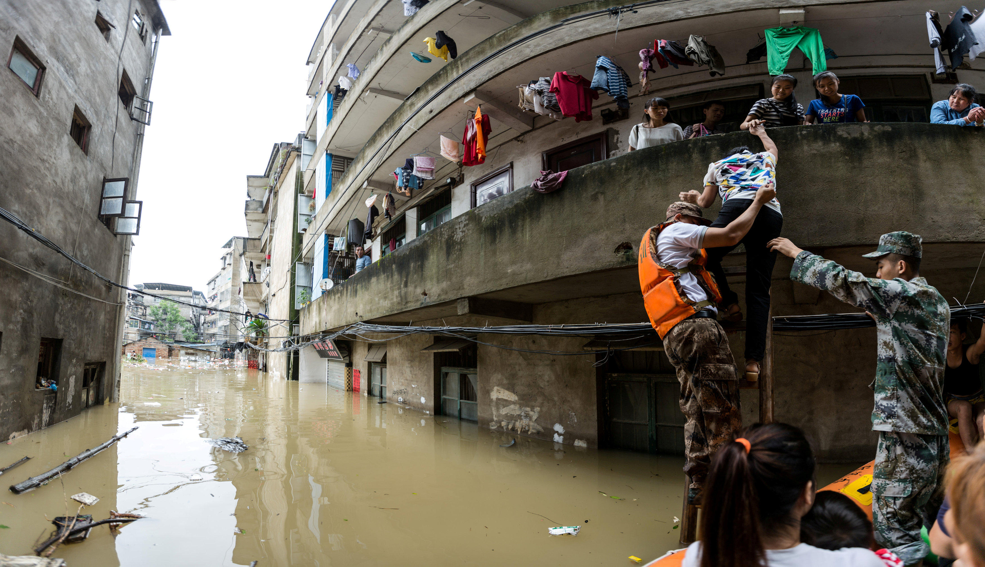 Lũ lụt tại Liễu Châu, tỉnh Quảng Tây, Trung Quốc hồi năm 2017. Ảnh: Reuters.