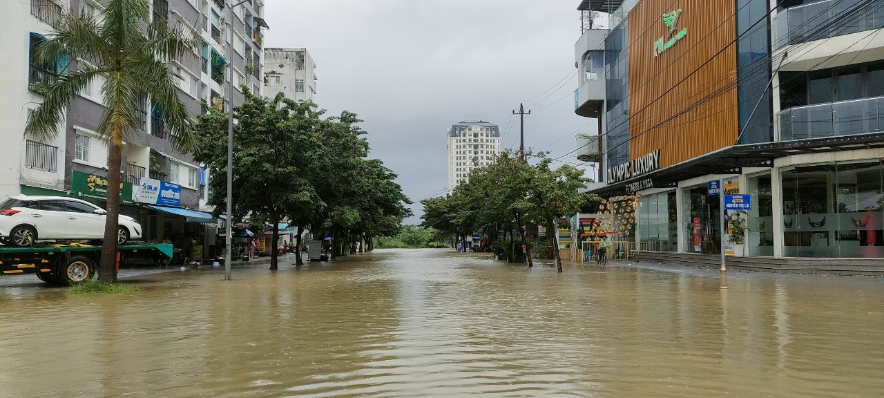 Khu đô thị An Vân Dương bị ngập nặng sau cơn mưa.