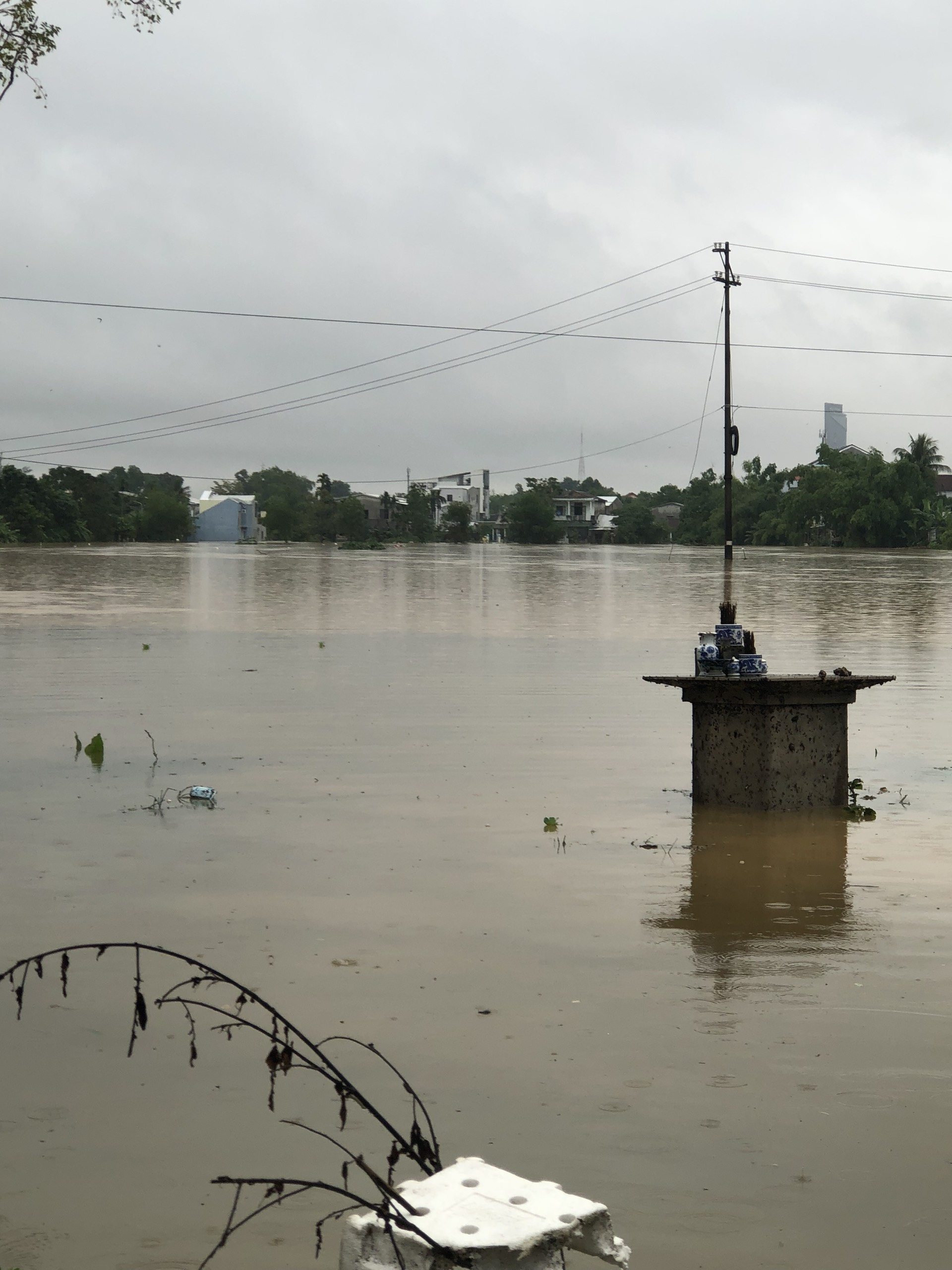 Mưa lớn đã gây ngập lụt tại nhiều địa phương của tỉnh Thừa Thiên Huế. Ảnh: CĐ.