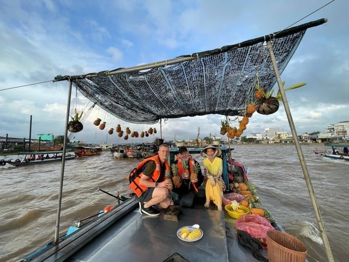 Cai Rang Floating Market is one of the city’s tourist highlights that attracts a large number of tourists. Photo: Kim Anh.