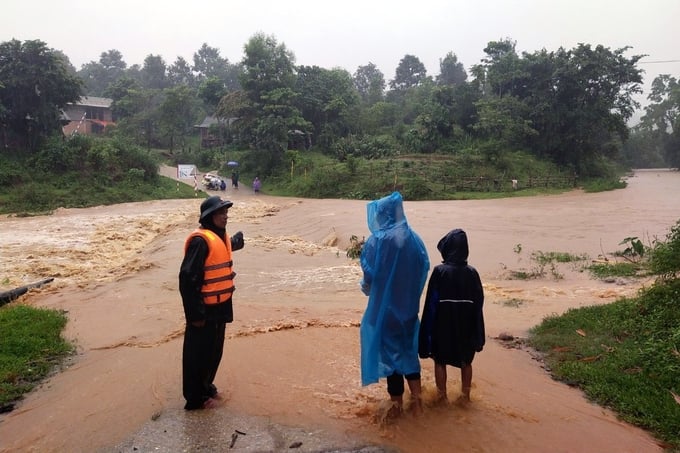Nhiều cầu tràn tại các huyện Đakrông, Hướng Hóa bị ngập.