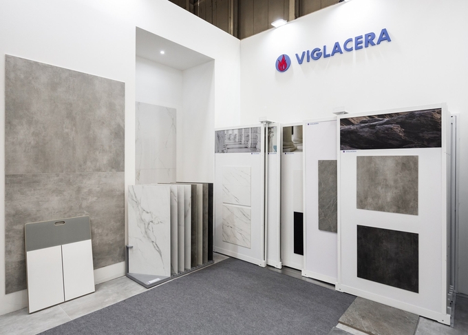 Viglacera là doanh nghiệp duy nhất tại Việt Nam có gian hàng trưng bày sản phẩm tại triển lãm vật liệu xây dựng và thiết kế quốc tế lớn nhất thế giới Cersaie tại Bologna (Ý) năm 2023. Ảnh: GELEX.