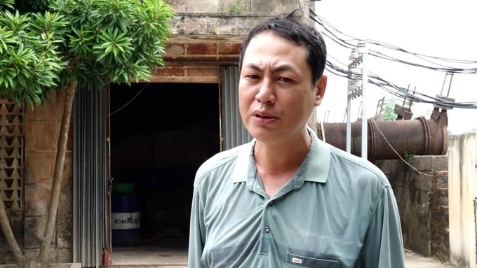 Ông Lê Hồng Nam Cụm trưởng Cụm thủy nông Thái Học cho biết, từ năm 2019 công ty cắt khoản quỹ phúc lợi nên những trường hợp như ông Duẩn rất thiệt thòi. Ảnh: Huy Bình. 