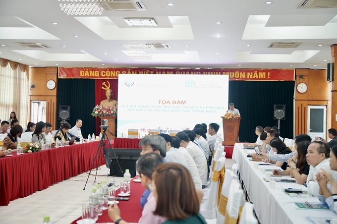 The seminar 'Connecting Information on Domestic Agricultural Market Needs, Preferences, and Market Regulations' is an opportunity for relevant parties to grasp market information, and connect consumer needs, especially in the last months of the year. Photo: Linh Linh.