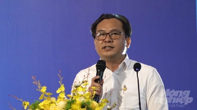 Ông Hoàng Đức Thuận, Giám đốc Kinh doanh Công ty Phú Nông, gửi lời tri ân hội viên đến tham dự buổi họp mặt. Ảnh: Hồ Thảo.
