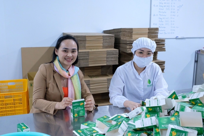 Mrs. Ho Thi Ngoc (left) said that finding partners in the United States will help businesses have more conditions when exporting to this market.