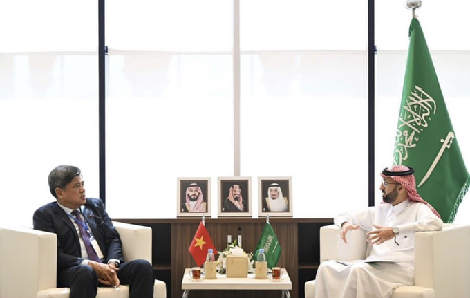 Deputy Minister of Agriculture and Rural Development, Tran Thanh Nam, met and worked with Mr. Hisham Saad Aljadhey, the CEO of the Saudi Food and Drug Authority (SFDA).