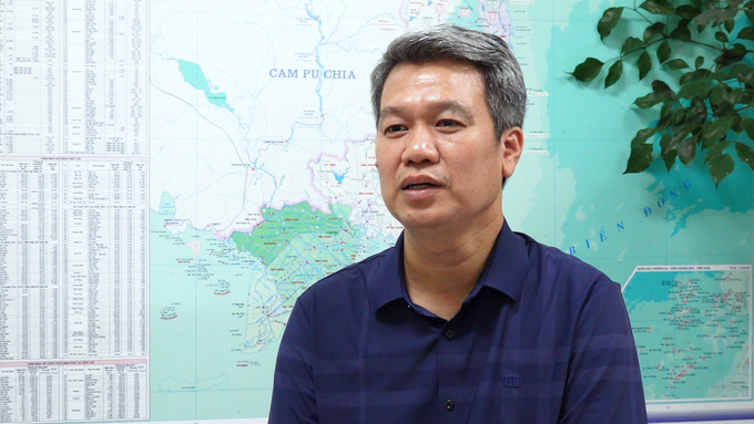 Ông Nguyễn Hồng Khanh - Phó Cục trưởng Cục Thủy lợi (Bộ NN-PTNT) chia sẻ cùng Báo Nông nghiệp Việt Nam về thực trạng khó khăn của các doanh nghiệp thủy lợi và đề xuất các giải pháp để tháo gỡ. Ảnh: Thanh Thủy.