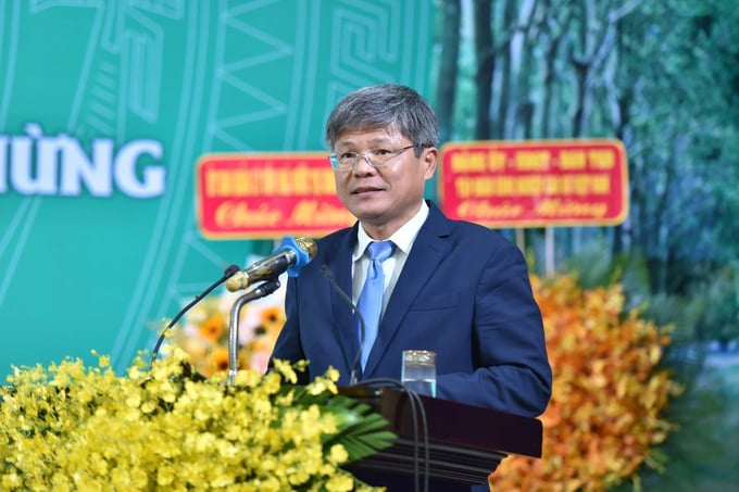 Mr. Tran Cong Kha, Secretary of the Party Committee and Chairman of the Board of Directors of VRG, delivering a speech at the ceremony. Photo: Hong Thuy.