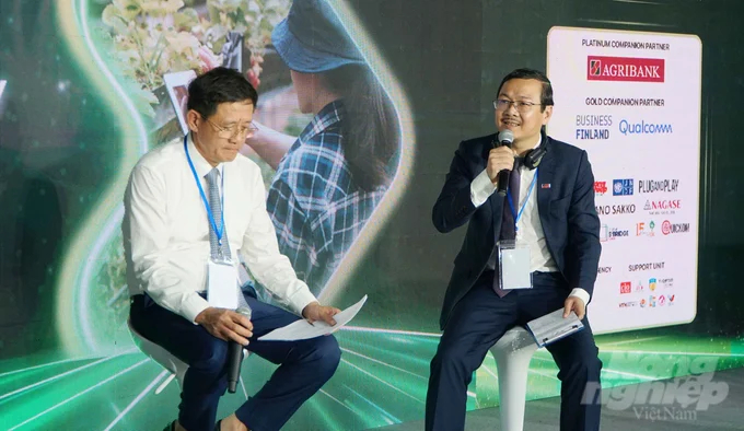 Mr. Nguyen Ngoc Thach - Editor-in-Chief of Vietnam Agriculture Newspaper (right) said that Vietnam Agriculture Newspaper will connect managers, businesses and scientists to raise awareness of circular agriculture. Photo: Le Binh.