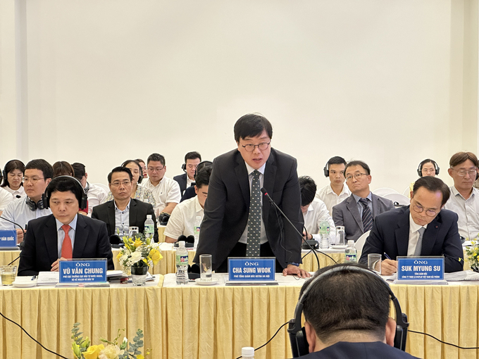 Ông Cha Sung Wook - Phó Tổng giám đốc cơ quan Xúc tiến thương mại và Đầu tư Hàn Quốc tại Hà Nội phát biểu tại hội nghị. Ảnh: Thanh Tiến.