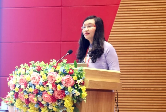 Dr Dang Thi Ngoc Lan - Vice-Rector of the University of Cuu Long spoke at the conference.