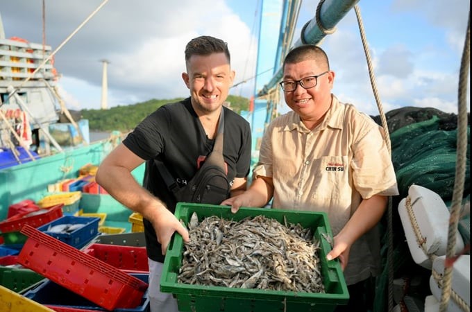 Chad Kubanoff directly experienced the entire process, from catching and salting to brewing Chuop at the Chin-su Phu Quoc barrel house.