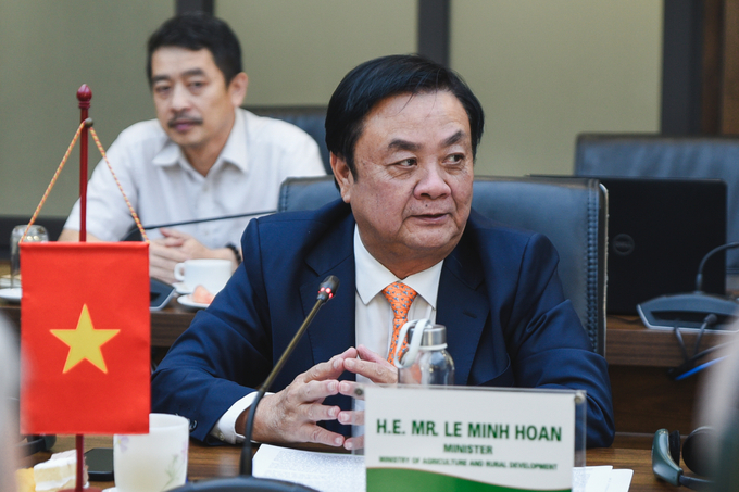 'Vietnam - Canada agricultural trade has an advantage. Our products complement each other, so we are not competitive,' Minister Le Minh Hoan affirmed.