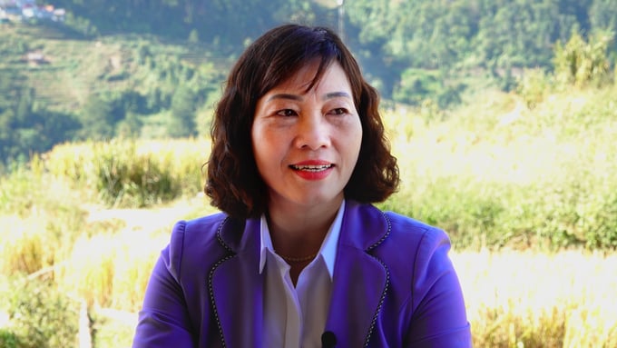 Bà Lương Thị Xuyến, Phó Chủ tịch UBND huyện Mù Cang Chải chia sẻ về phát triển du lịch địa phương. Ảnh: Phạm Huy.