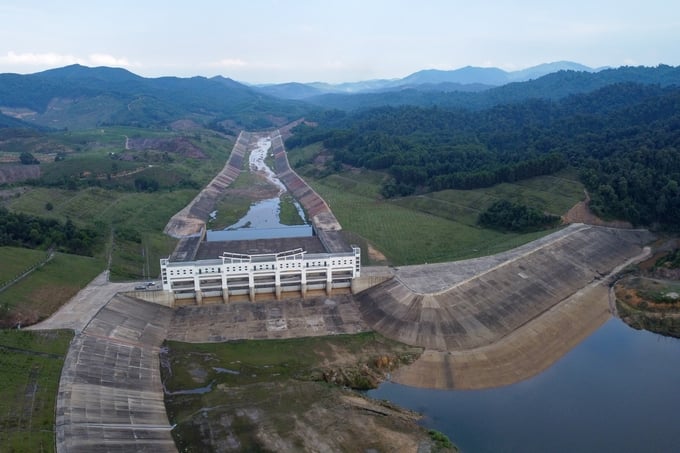 Many workers in the irrigation industry are facing difficulties. Photo: Tung Dinh.