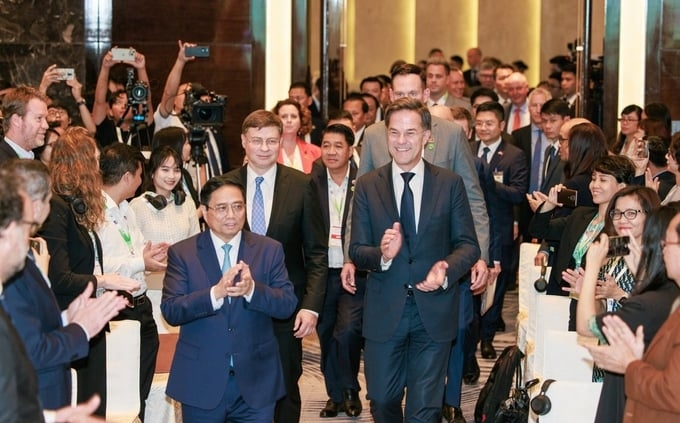 Prime Minister Pham Minh Chinh welcomed Dutch Prime Minister Mark Rutte and 23 companies and organizations in high technology and digitalization.