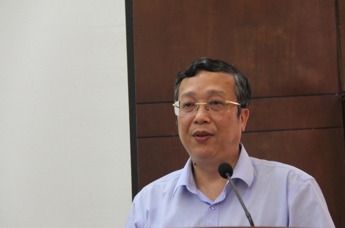 Deputy Minister of Agriculture and Rural Development Hoang Trung directed localities to develop production plans appropriate to the actual situation to achieve the highest efficiency in the winter-spring crop of 2023 - 2024. Photo: L.K.