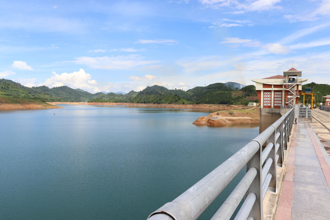 Hồ Nước Trong - hồ chứa lớn nhất của tỉnh Quảng Ngãi với dung tích gần 290 triệu m3. Ảnh: L.K.