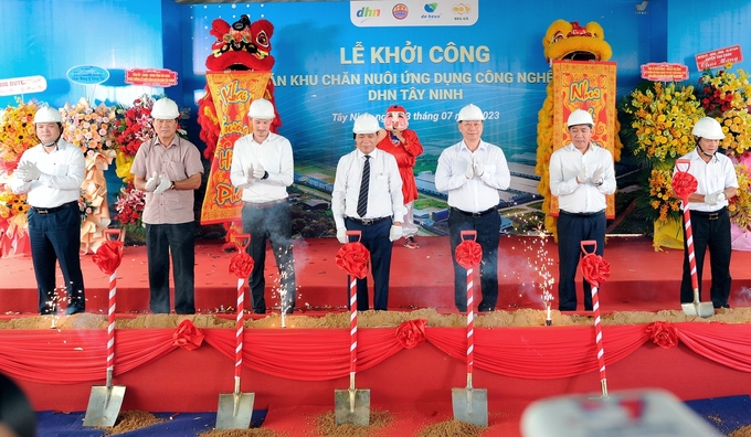 Groundbreaking ceremony of DHN Tay Ninh high-tech livestock area project.