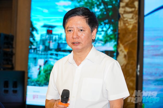 Mr. Pham Ngoc Mau, Deputy Director of the International Cooperation Department under the Ministry of Agriculture and Rural Development, acknowledged that the issue of urban flooding lacks fundamental solutions. Photo: Kim Anh