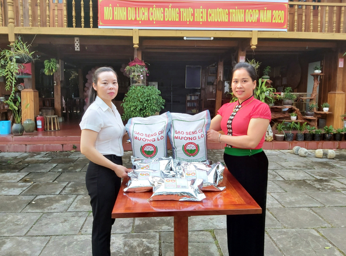 Các sản phẩm gạo Séng Cù được quan tâm quảng bá, giới thiệu để mở rộng thị trường tiêu thụ, nâng cao giá trị. Ảnh: Thanh Tiến.