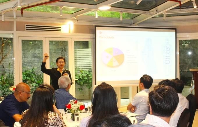 Ms. Pennapa Matayompong, Consultant to the World Organization for Animal Health in Southeast Asia, shared about WOAH’s toolkit. Photo: Trung Quan.