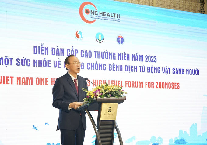 According to Deputy Minister Phung Duc Tien, when a pandemic occurs anywhere, mobilizing multi-sectoral coordination and multilateral cooperation is the 'compass' for disease prevention and control. Photo: Linh Linh.