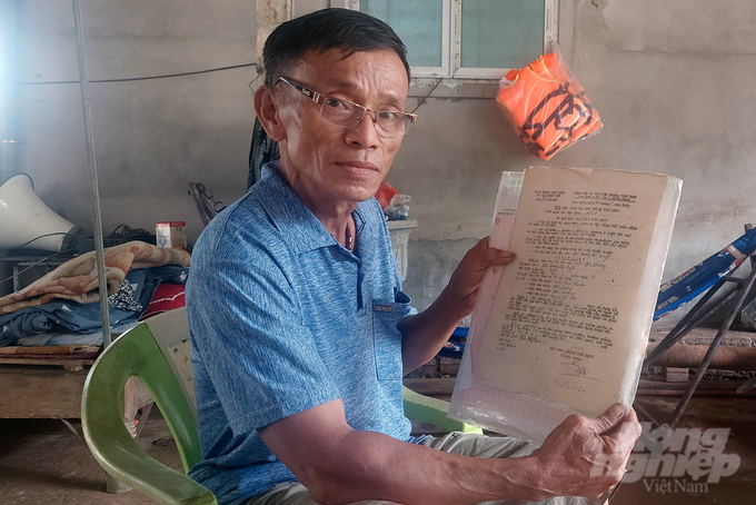 Ông Nguyễn Ngọc Mẫn mong muốn được cấp giấy chứng nhận quyền sử dụng đất để yên tâm sinh sống, làm ăn. Ảnh: Võ Dũng.