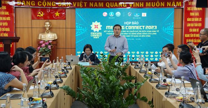 Sở Công thương TP.HCM phối hợp Hội Doanh nghiệp Hàng Việt Nam chất lượng cao tổ chức họp báo thông tin về Diễn đàn Mekong Connect 2023. Ảnh: Nguyễn Thủy.