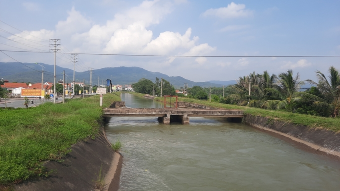 Nhiều tuyến kênh trên địa bàn tỉnh đảm bảo cung cấp đủ nước tưới cho vụ đông và đông xuân. Ảnh: Nguyễn Thành. 