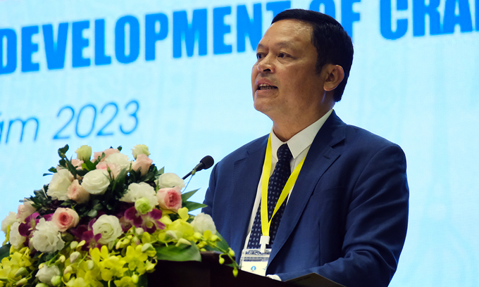 Mr. Ta Van Tuong hopes that organizations will coordinate to support Hanoi in developing craft villages. Photo: Bao Thang.
