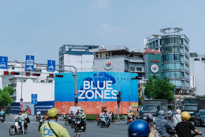 Hình ảnh Blue Zone trên đường phố mang tên Bác. Ảnh: ST. 